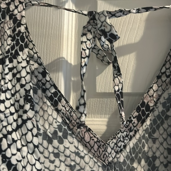 NWT, chaser, women’s silky cap sleeve dress, V-neck, button detail down front - Picture 8 of 11